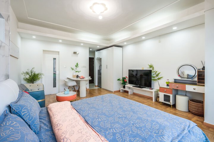 Room 12 of 65