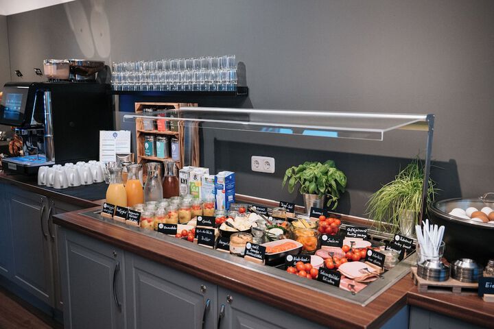 Dining 49 of 63