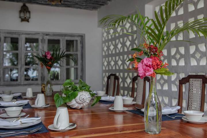Dining 106 of 148