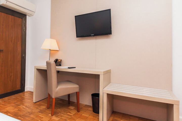 Room 14 of 61