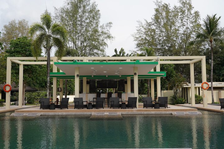 Pool 105 of 135