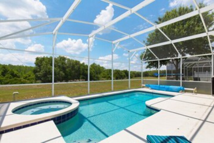 Pool 41 of 86