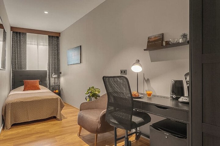 Room 52 of 131