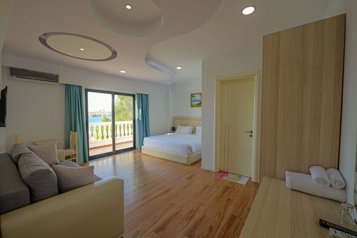 Room 17 of 119