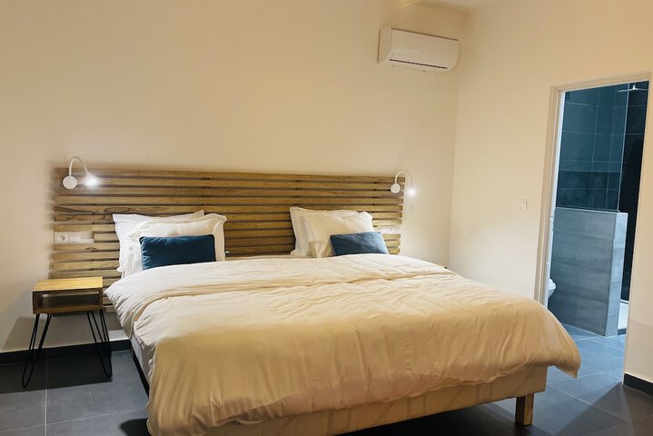 Room 8 of 30