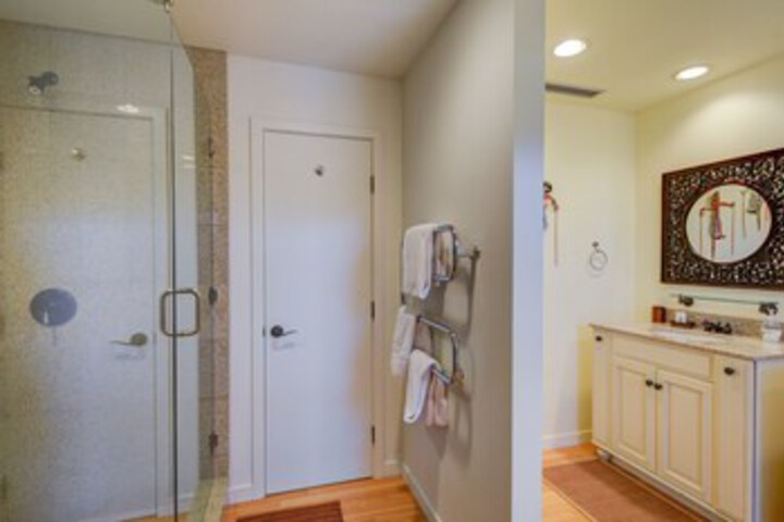 Room 3 of 32
