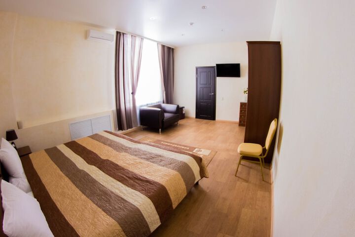 Room 4 of 50