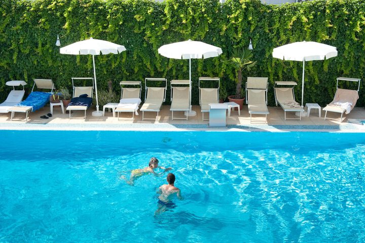 Hotel 77 of 78