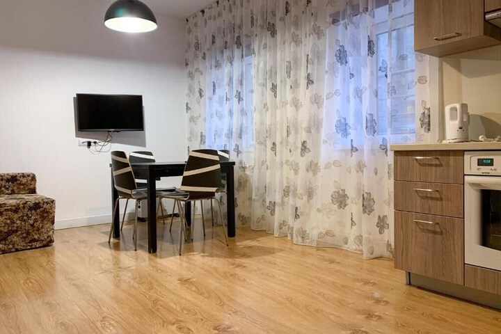 Room 27 of 36