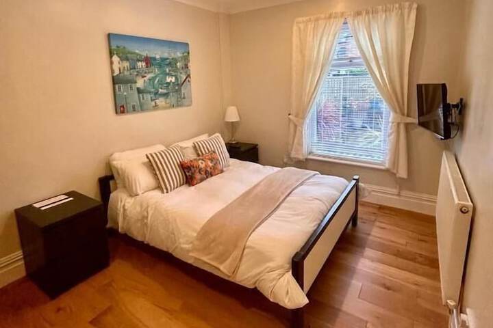 Room 10 of 35