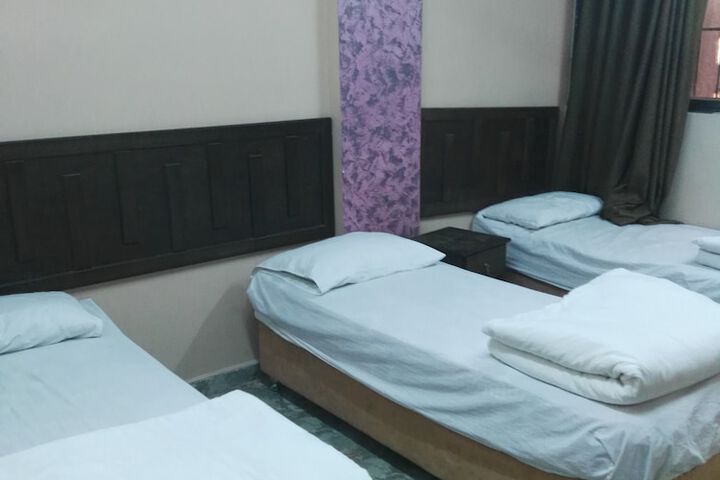 Room 8 of 40