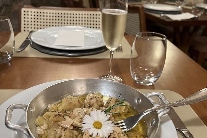 Dining 79 of 110