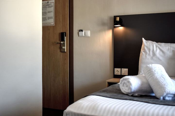 Room 37 of 61