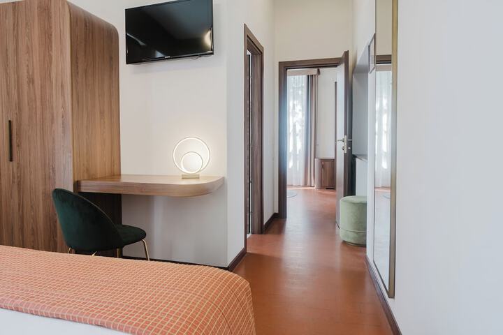 Room 21 of 111
