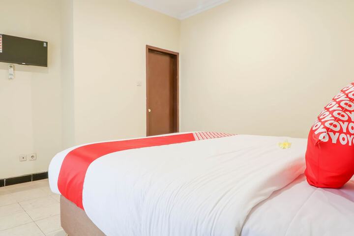 Room 7 of 33