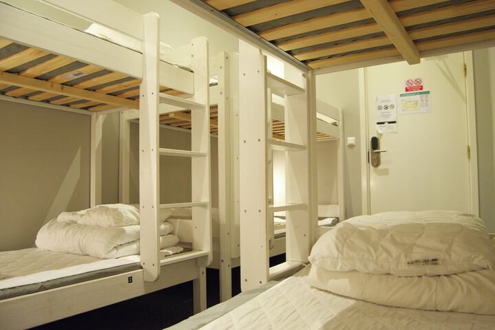 Room 86 of 128