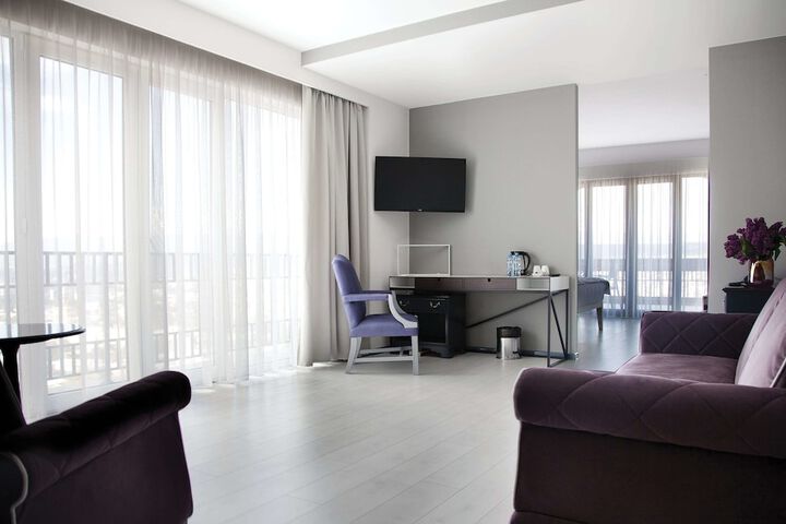 Room 10 of 36