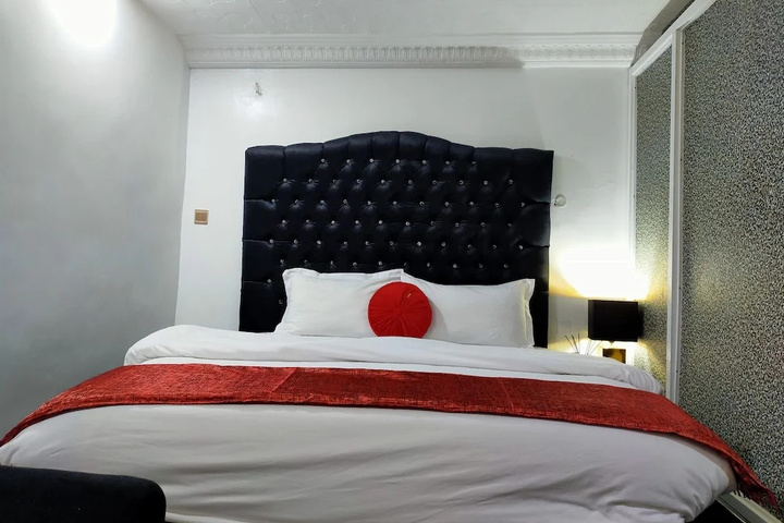 Room 5 of 14