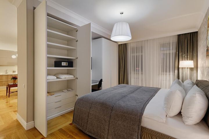 Room 7 of 38