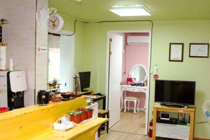 Geranium Ladies Guesthouse