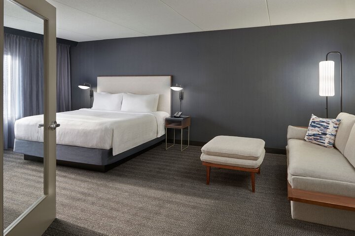 Room 16 of 33