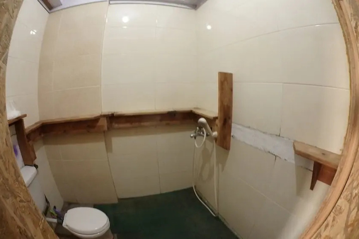 Room 6 of 22