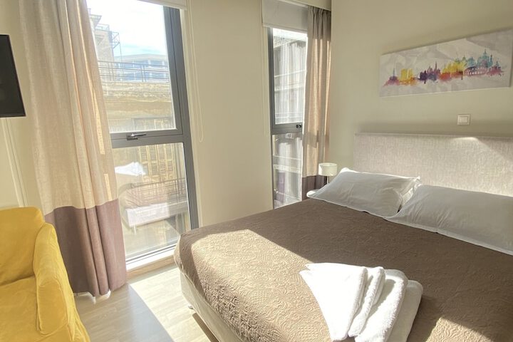 Room 35 of 69