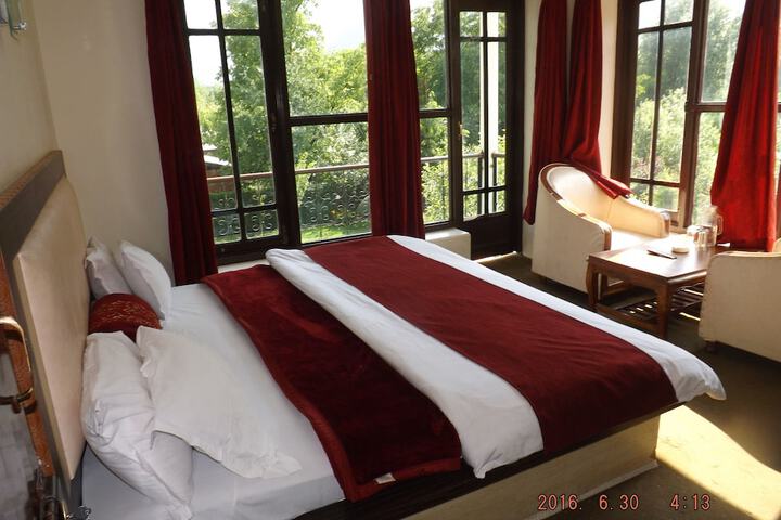 Room 9 of 54