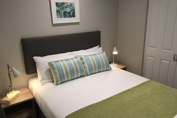 Room 6 of 37