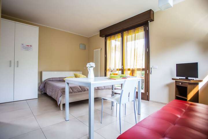 Room 6 of 73