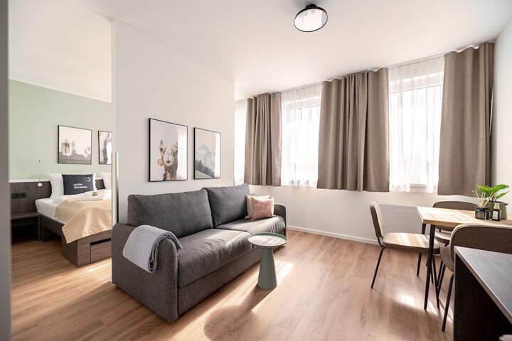 Room 15 of 25