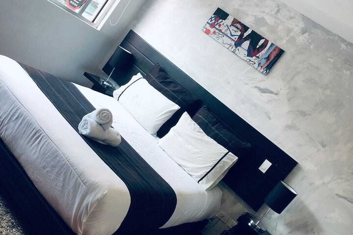 Room 8 of 35