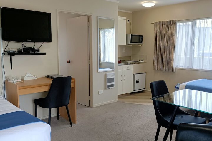 Room 52 of 95