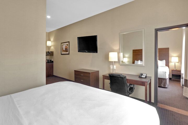 Room 9 of 40