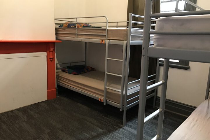 Room 6 of 38