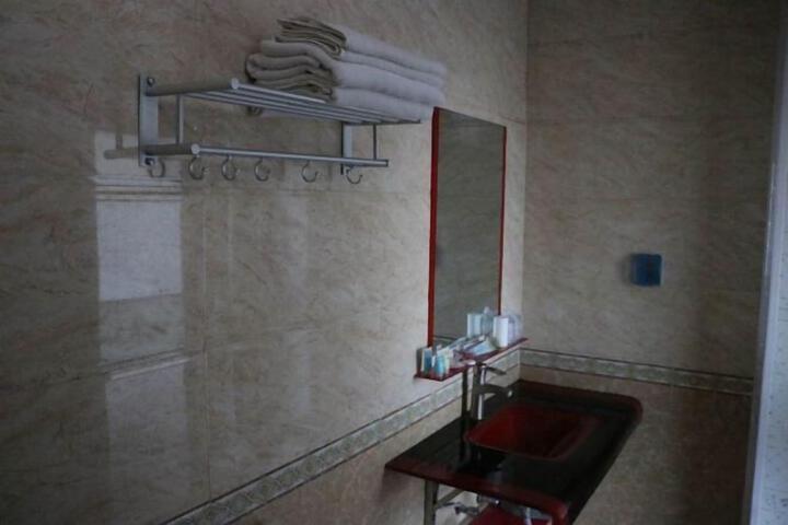 Room 70 of 142