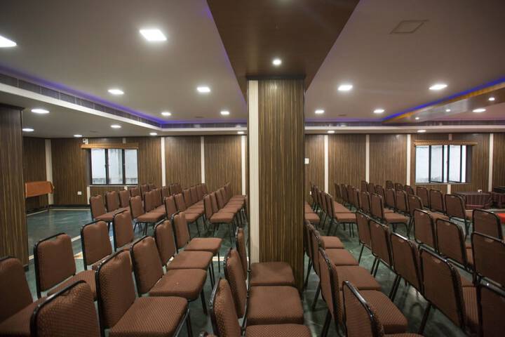 Business Center 45 of 47