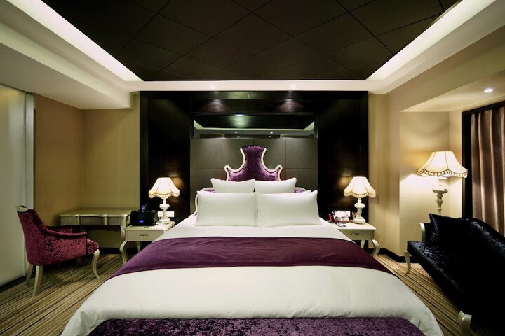 Room 19 of 92