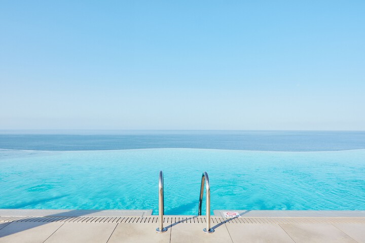Hotel with Pool