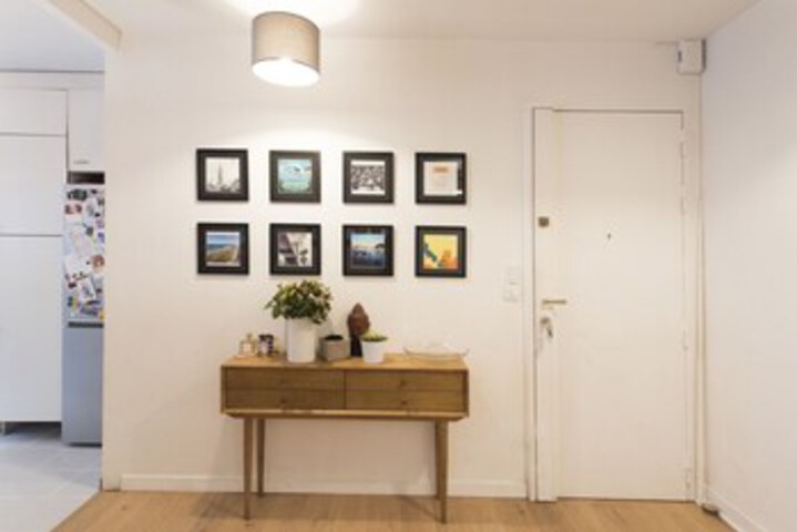 Room 6 of 12