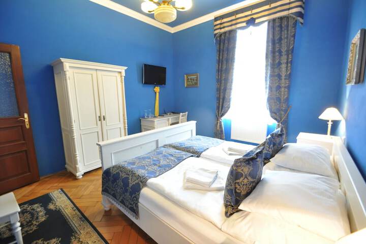 Room 18 of 55