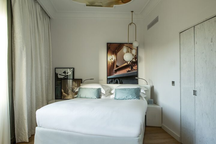 Room 8 of 255