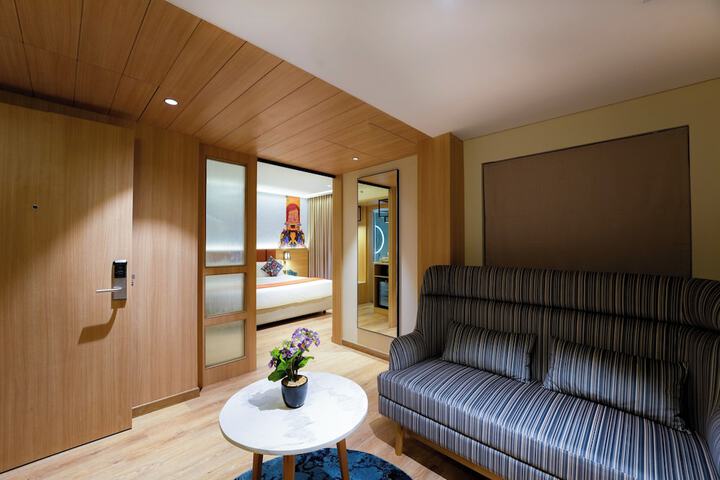 Room 16 of 24