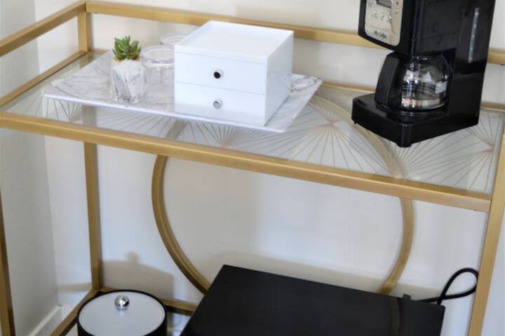 Breakfast/Coffee Service 27 of 44