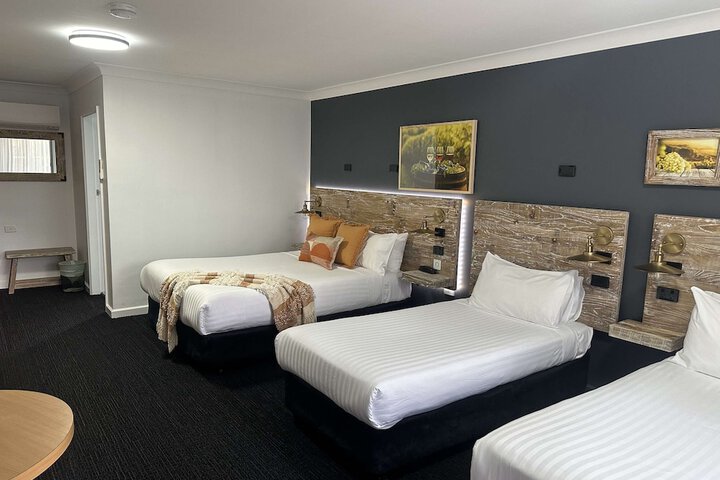 Room 10 of 36