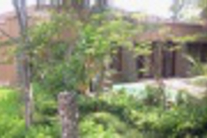 Hotel Exterior 4 of 96