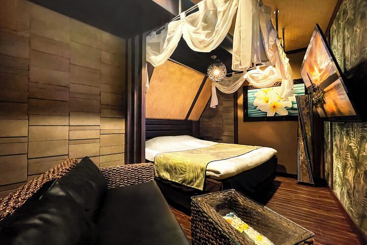 Room 17 of 40