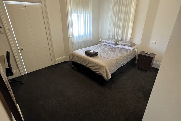 Room 9 of 31