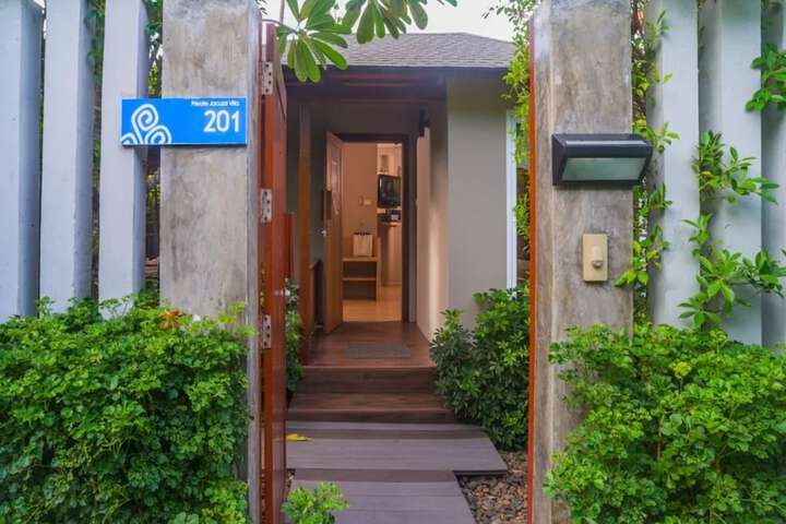 Hotel 122 of 124