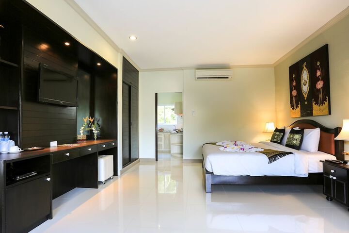 Room 10 of 84